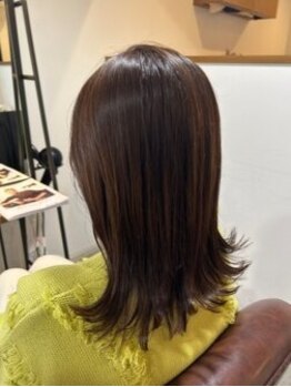 髪と頭皮に優しいオーガニックカラーで、一人ひとりに合わせた色味をご提案！ダメージを抑えて艶髪へ◎