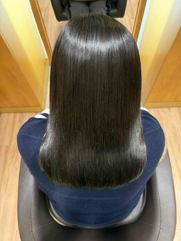 思わず振り返られるような、極上の指通りを体験☆髪質とお客様個人の悩みに特化した濃密なヘアケアを♪