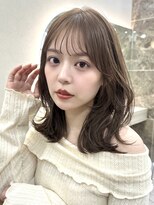 ポーチバイハニー オモテサンドウ(PORCH by HONEY omotesando)&nbsp;ミディアムヘアくびれヘアオリーブベージュ3