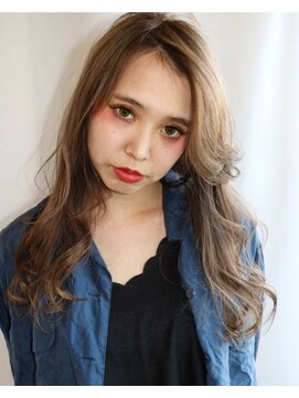 チャコ(cyaco) 波ウェーブ×グレージュ