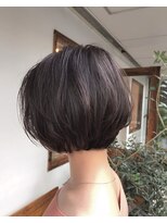 カウチ(Kauti)&nbsp;レザーカットでボブ