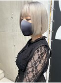 ホワイトミルクティーアッシュ×前下がりボブ☆小顔カット