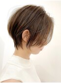 アッシュベージュ×大人ショートボブ