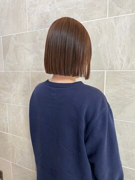 オズ(OZ) イメチェンハッシュカットフルバング似合わせレッドブラウン