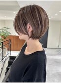 ハイライト白髪ぼかしダブルカラーインナーカラーショートボブ