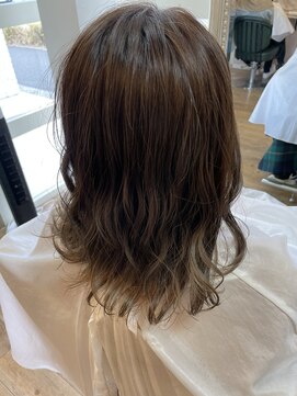 ハグエヴェック(HUG AVEC) ツヤベージュ