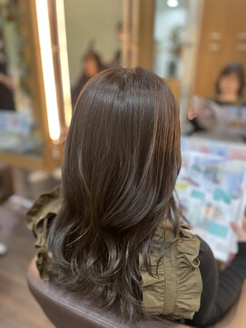 アパルトメント ジェシカ(l'appartement de Jessica) オリーブグレージュ