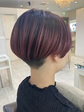 フェイバリットビューティシャルム(Favorite Beauty Charme) バレイヤージュ×刈り上げショート×ワインレッドカラー
