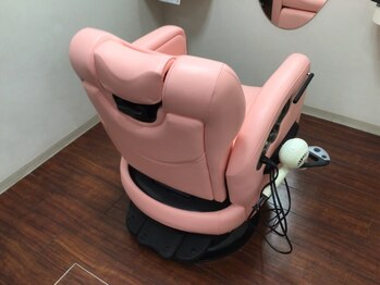 ブラーヴォヘアー (BRAVO HAIR)の写真/2席だけで1席1席も離れている半個室の空間◎髪のお悩みやなりたい姿をお気軽にお聞かせください。