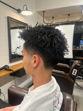 クフィア メンズヘアカンポ なんば日本橋店(CUFFIA MEN'S HAIR CAMPO) ツイストスパイラルスペインカールダークアッシュ韓国マッシュ