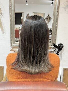 ヘアメイク アンフィ(amphi) プリン解消♪なんちゃってグラデーション風カラー