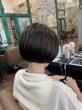 ヘアーラウンジ アンフィ 井土ヶ谷(Hair Lounge Anphi) ミニボブ