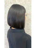 シュガービー(SUGAR-B)&nbsp;前下がりボブ × 黒髪ストレート