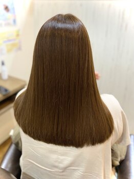 大人女性の悩み【ハリコシうねりなど】の悩みに寄り添い、理想のスタイルを提案します。