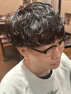 ヘアーグロウ 波巻きパーマメンズマッシュスパイラルパーマツーブロックメンズ