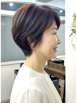 大人ショートボブ/レイヤーショート/白髪ぼかし/30代40代50代