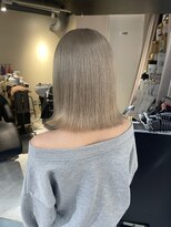 アミル(amiLe) ホワイトベージュ/ブリーチカラー