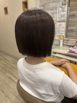 フゥカ 売市店(fuka) 【まとまりと柔らかさ☆】切りっぱなしボブ×グレージュ 八戸