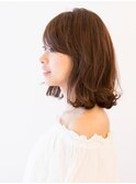 ナチュラルな外ハネミディアム