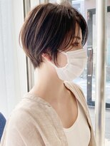 流し前髪センターパートショートボブ黒髪