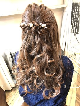 ヘアメイク ジェイエム ハーフアップ