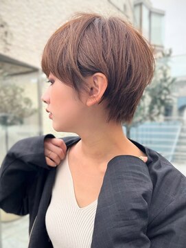 アムリタ 三鷹(AMRITA) 横顔美人ショートボブ