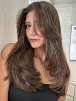 サイン 表参道(SIGN)&nbsp;ミディアムヘアグレージュカラーデザインカラーシルキーベージュ