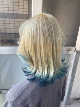 オーストヘアー ミコ(Aust hair Mico) ブロンドカラー×ブルー裾カラー