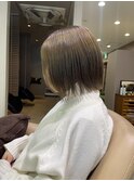 オリーブベージュ