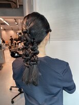 シャルムバイケンジ(Charm.by KENJE)&nbsp;【ツインポニーテール】結婚式/銀座/ヘアセット/アレンジ