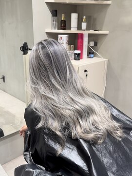 コスモス 町田(COSMOS) ホワイトシルバーバレイヤージュ