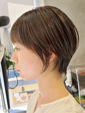 エリマ 横浜西口(elima) 横浜西口白髪ぼかしハンサムショートヘアッシュブラウンカラー