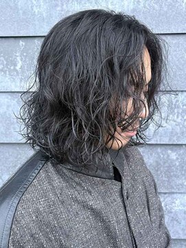 ヒュイル バイ ニアウ(Hwyl by Niau) メンズマッシュシャドウパーマスパイラルパーマニュアンスパーマ