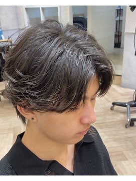ベル 桑名(BHEL) 桑名メンズパーマフェザーパーマセンターパートガイルヘアゆるめ