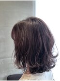 毛先を動かした切りっぱなしボブ