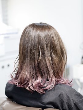 エマ(Emma) インナーカラー・ルビー