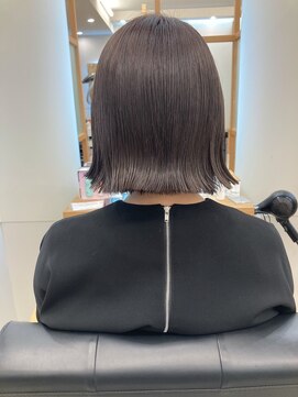  リュクスバトーバイトリコ 船橋南口店(Luxe BATEAU by tricot) ツヤネビージュボブ/20代30代40代