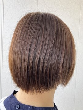 フリー(Free) 切りっぱなしショートボブ・丸みショート20代30代40代