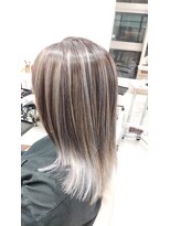 アース 菊名店(HAIR&MAKE EARTH)&nbsp;バレイヤージュのホワイトミルクティーカラー