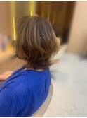 くびれレイヤー外ハネミディアムパーマ