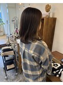 柔らかベージュにイヤリングカラー