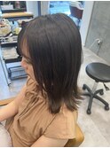 ミディアム外はねボブ