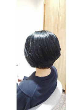 ジーナ(ZINA) 冬でも人気な前下がりショート