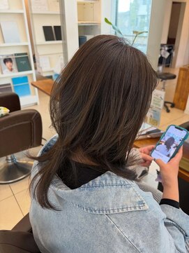 マインズシータ 【トレンドミディアムレイヤー】柔らか寒色カラー