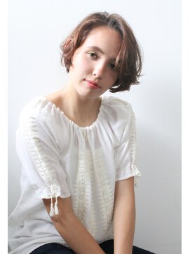 ラウレア(Laulea) [Laulea★女性限定サロン]３Dカラーの立体ボブ