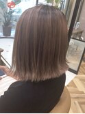 ブリーチ必須のグレージュカラー☆担当　柴田