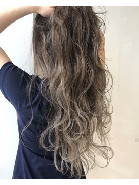 シエスタ バイ アンブルリュクス(siesta by amble luxe) グレーバレイヤージュ