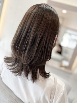 ホワイトプラス(white+) ７トーングレージュ/外ハネ/ウルフ♪