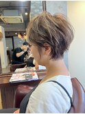癖毛さんも可愛く、丸みショート