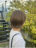 外はね×オリーブベージュ